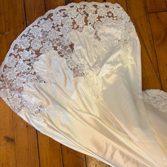 NEW unworn Enzoani wedding dress - sheath gown soft white ivory - Picture 5 of 8